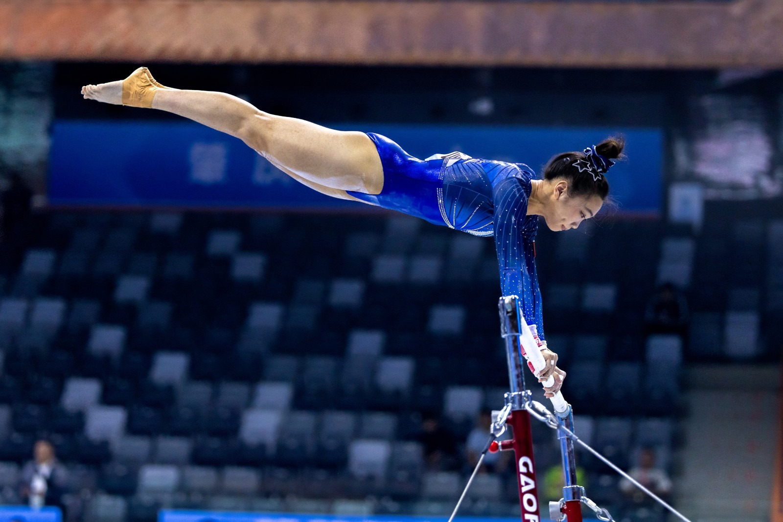 为什么球员在关键本垒打后的甩棒不仅是个性展示更是球队士气的助燃剂